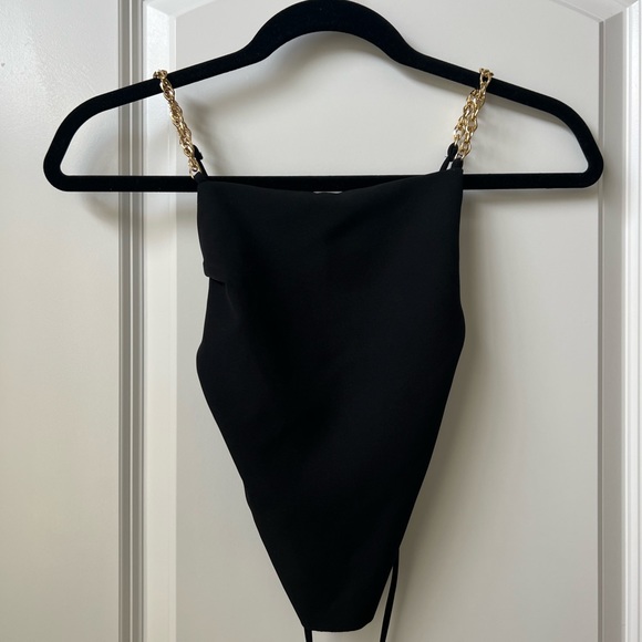 Sexy luxurious black crop top with gold chain and backless - Picture 2 of 6